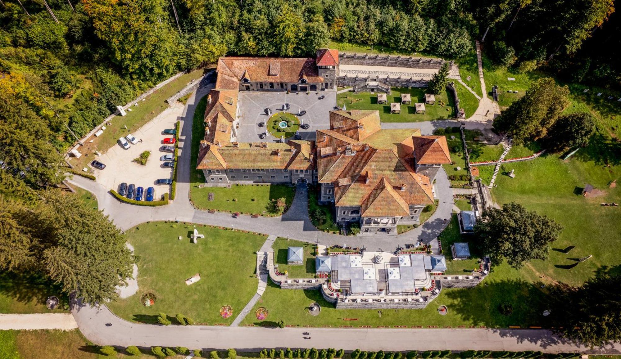 Castelul Cantacuzino Busteni Bagian luar foto