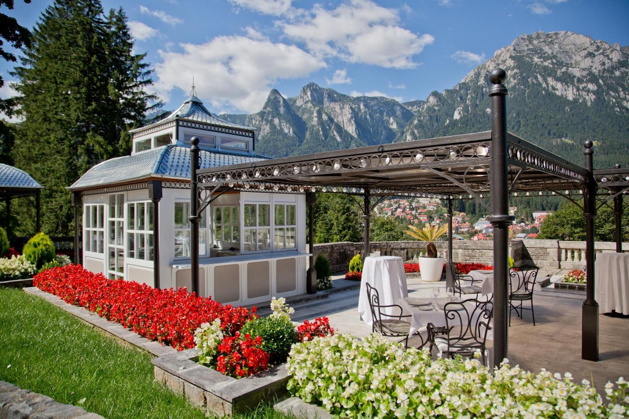 Castelul Cantacuzino Busteni Bagian luar foto