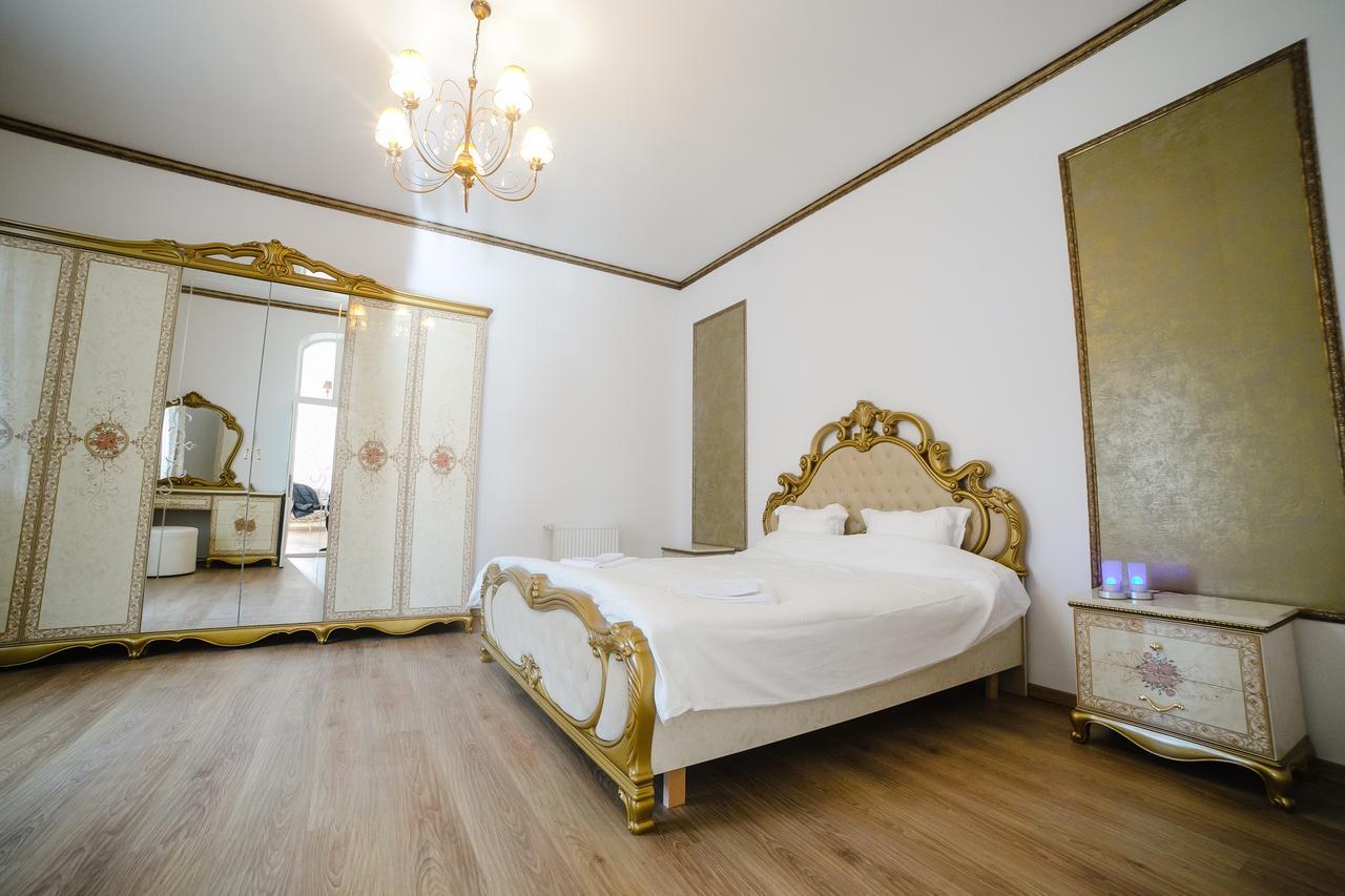 Castelul Cantacuzino Busteni Bagian luar foto