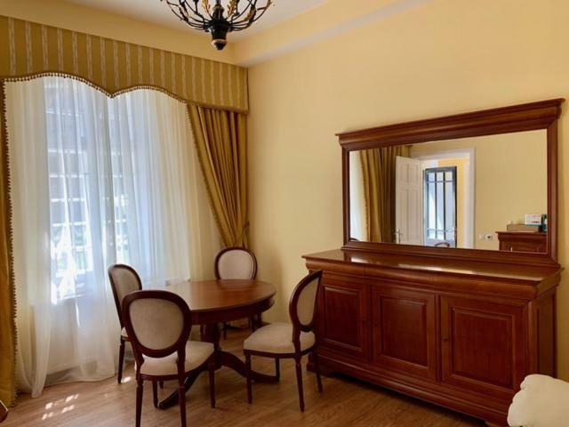 Castelul Cantacuzino Busteni Bagian luar foto